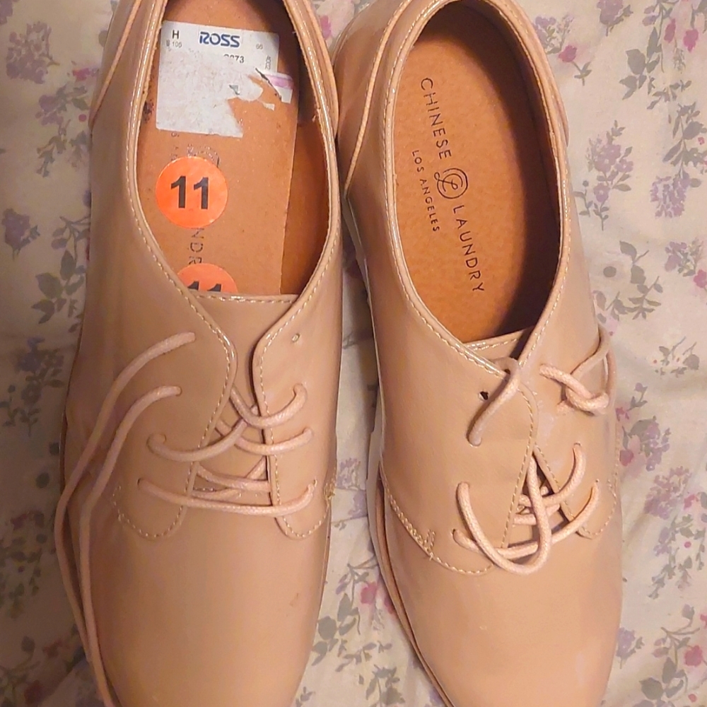 Shoe
